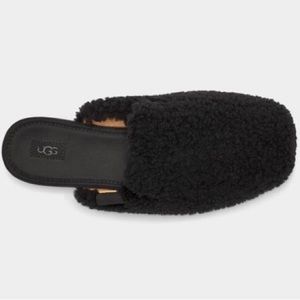 Brand New Black Jenaya UGG mules. Size 6. Never worn.